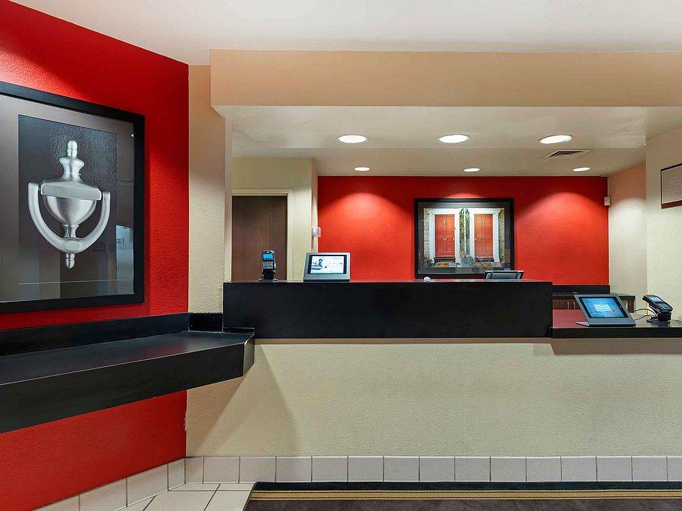 Lobby and Guest Check-in