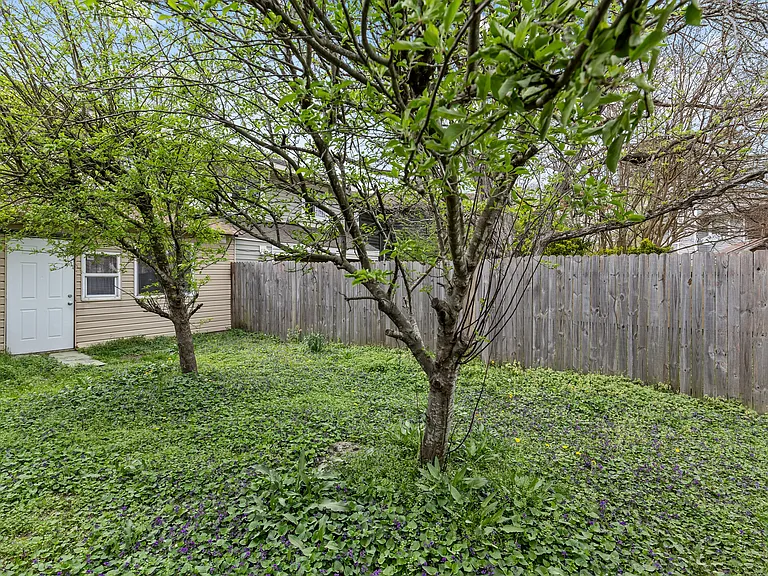 405 Falling Ln #1 — Photo 16