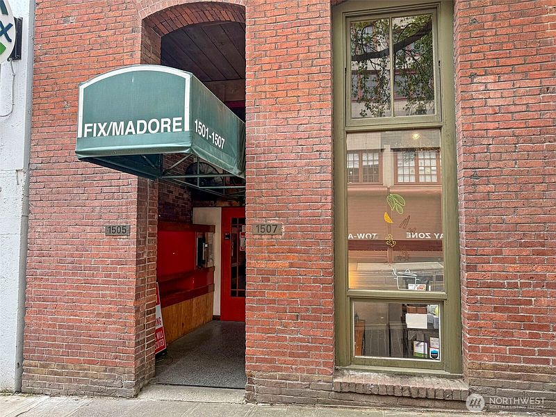 4th image of 1507 Western Avenue #R203