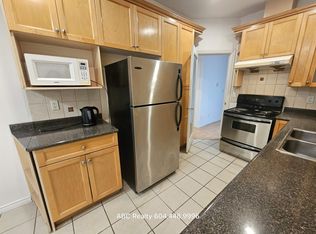 8 Main St #TOP, Vancouver, BC V5X3J2