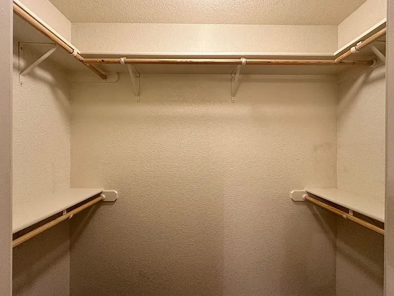 2103 Charleston Ct — Photo 20