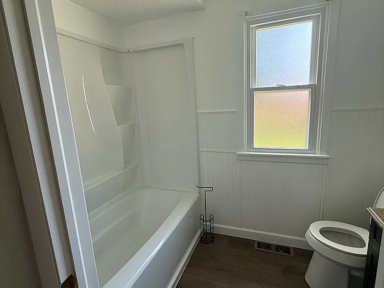 7621 Miami Rd — Photo 11