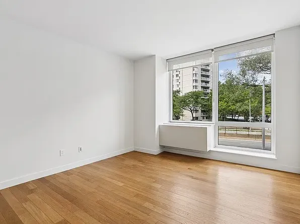 3260 Henry Hudson Pkwy, Bronx, NY