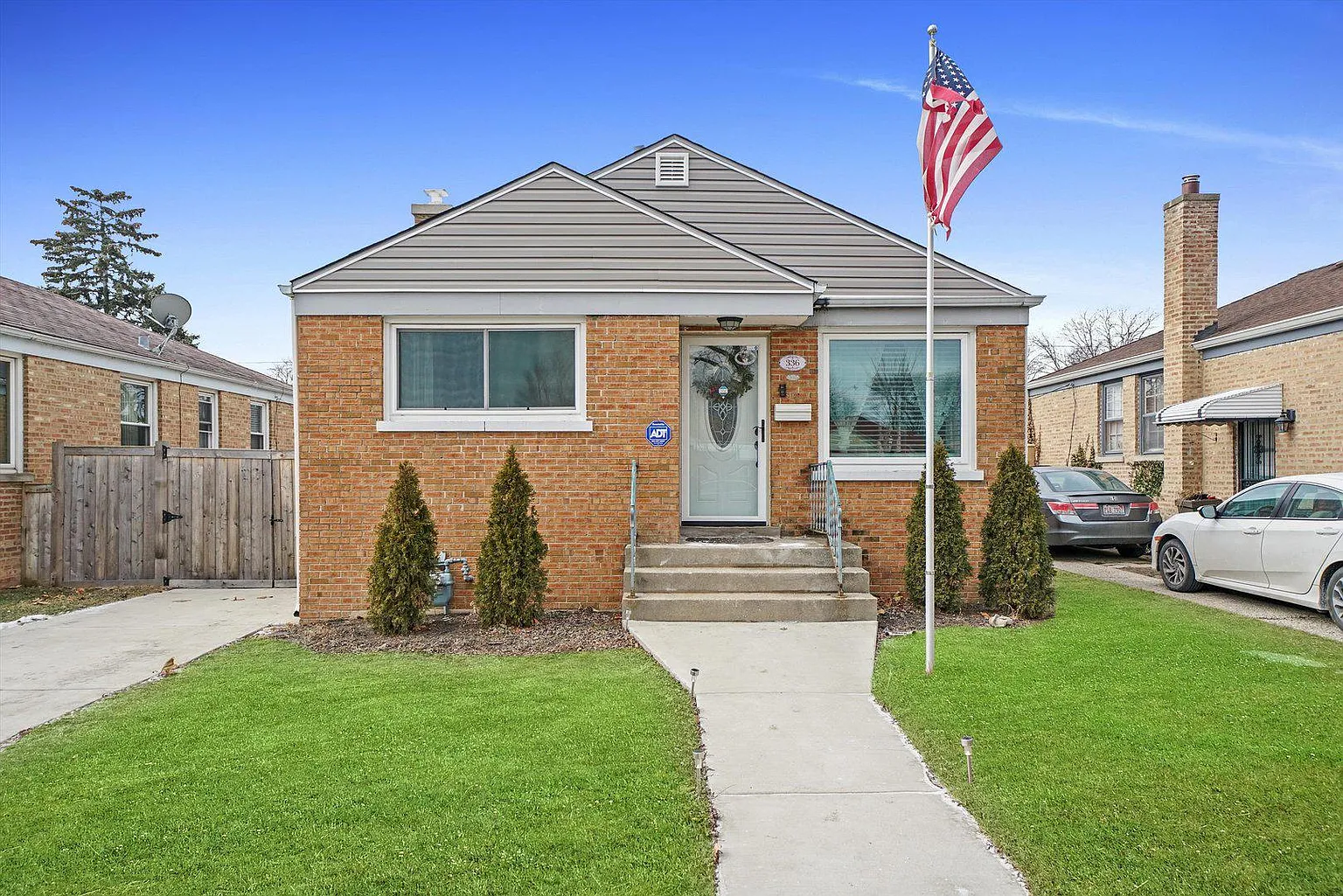 336 Morris Ave photo 1