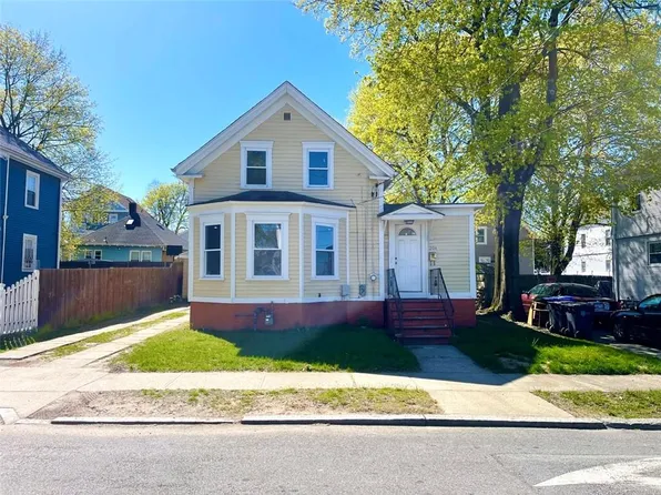 204 Early St, Providence, RI 02907