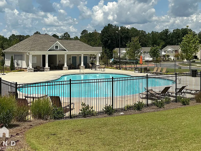 119 Saginaw Ct — Photo 26