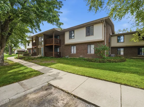 603 Garden Cir APT 1, Streamwood, IL 60107