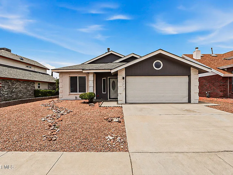 1117 Sun Shadow Dr — Photo 2