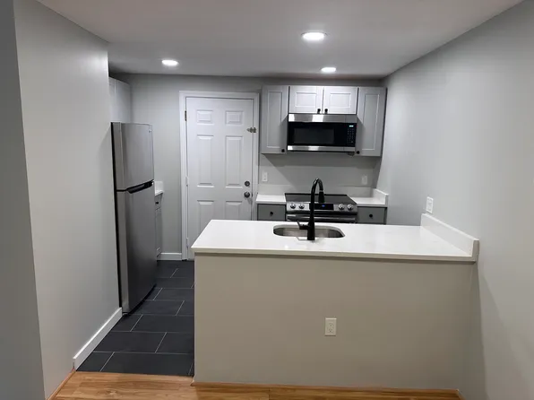 6 Walden Dr APT 7, Natick, MA 01760