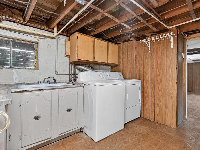 7945 W 91st St — Photo 27