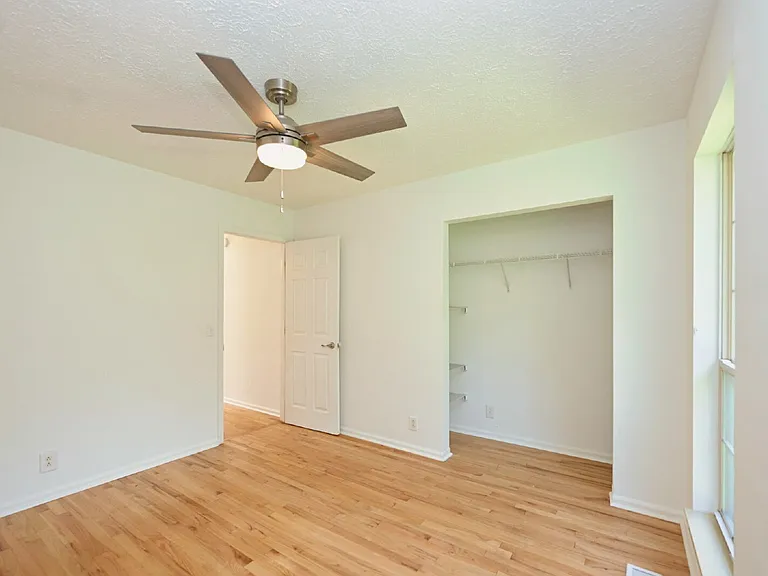 164 W Harbor Dr — Photo 23