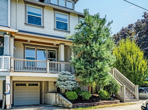 1207 SE Cora St, Portland, OR 97202