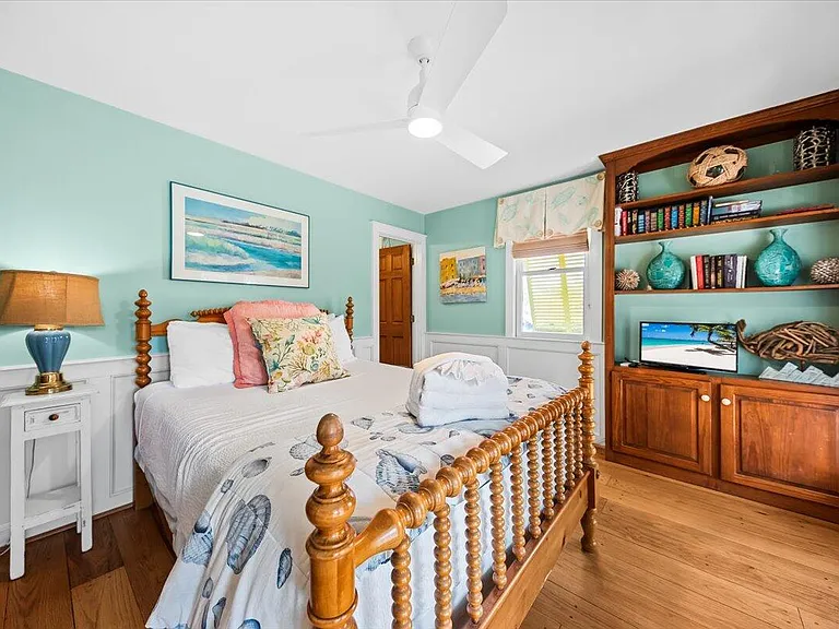 2714 Bayonne St — Photo 10