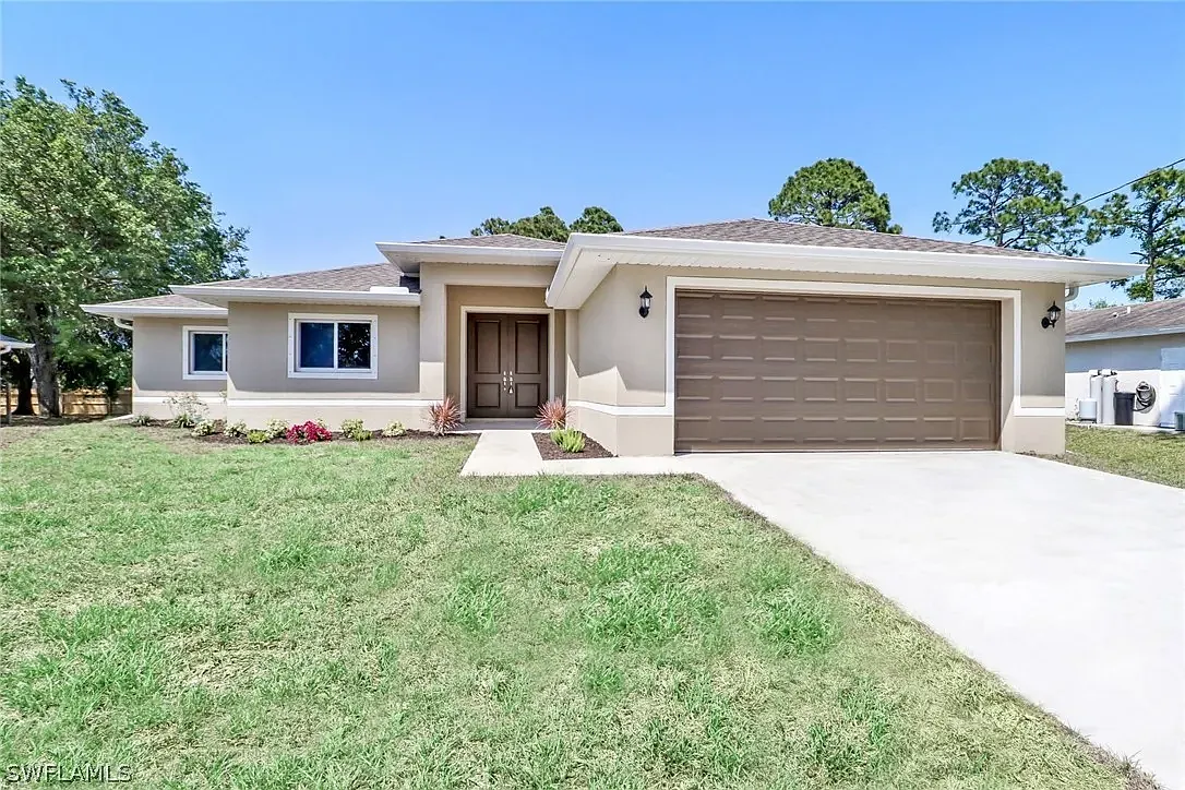 4 bed, 1841 sqft, $3,000 — Photo 1