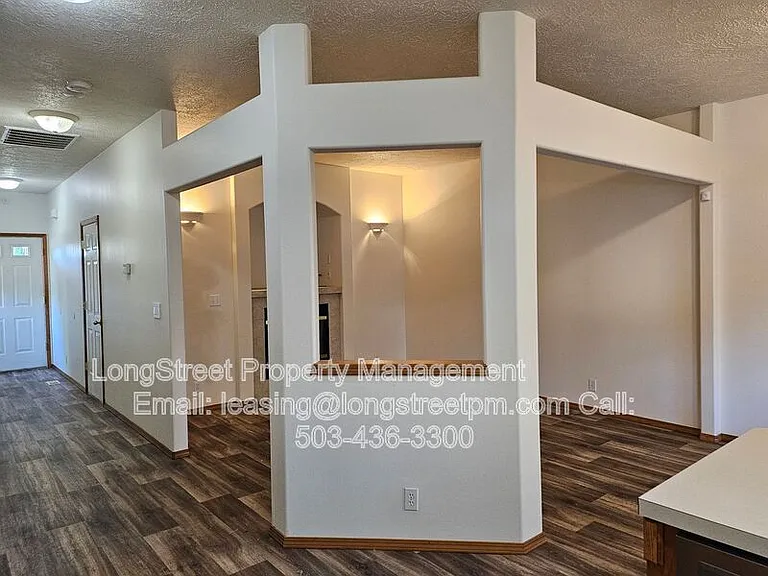 7445 SE Crystal Springs Blvd — Photo 7