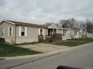 188 Wildflower Cir, Erie, MI 48133
