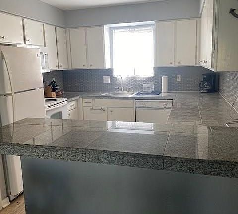 5th image of 12100 Melville Dr APT 617F