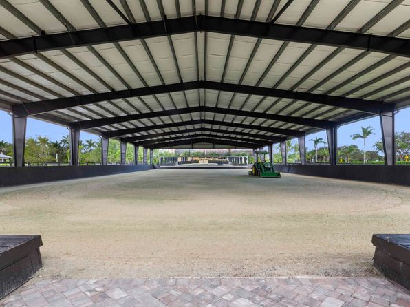 4985 Stables Way