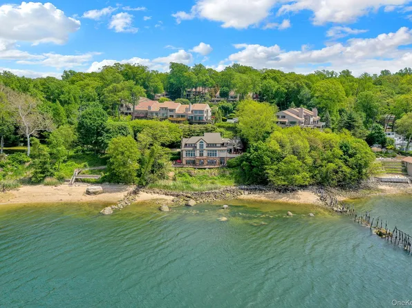 35 Sunview Drive, Glen Cove, NY 11542