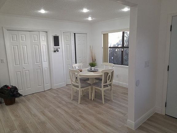 5th image of 9522 Citrus Glen Pl #4