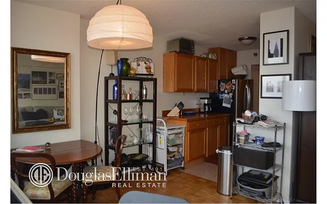 Rented by Douglas Elliman | media 15