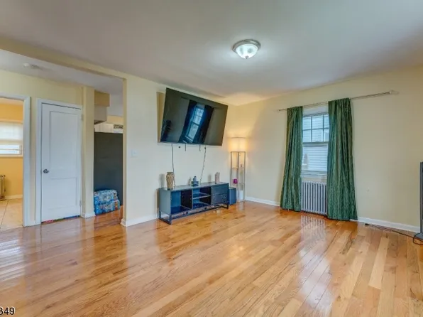 243 N 1st Ave, Manville Boro, NJ 08835