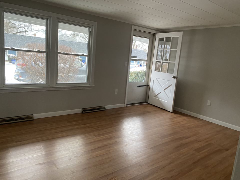 1st image of 10 Lane Ct