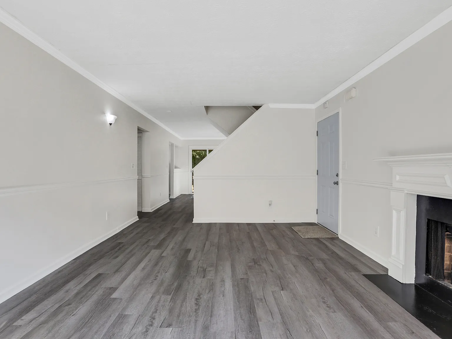 3 bed, 2.5 bath, 1436 sqft, $2,200 — Photo 4