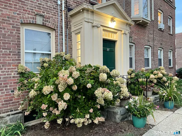 27 Nash Lane #5, Bridgeport, CT 06605