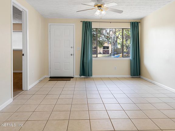 3rd image of 977 DOSTIE Circle