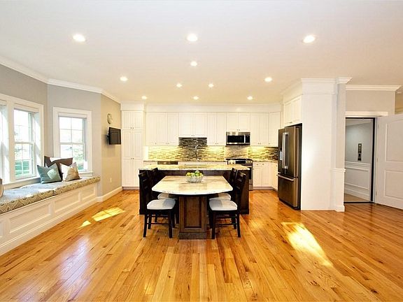 5th image of 35 White Cedar Dr #35