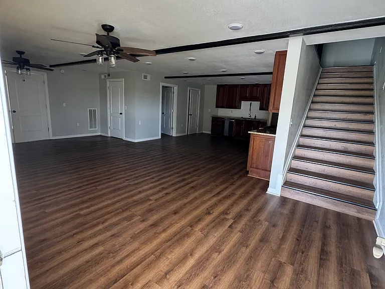 97 Regina Dr — Photo 8