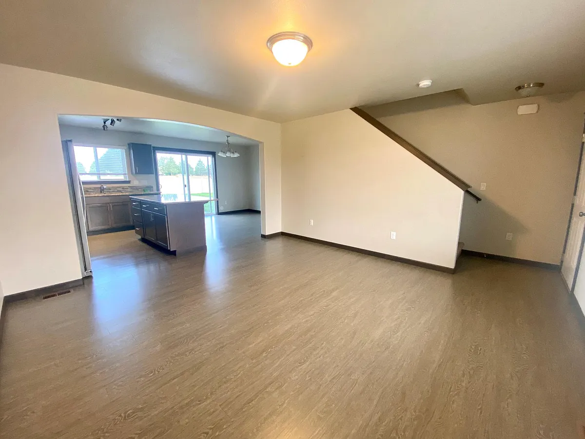 Building Photo - 3301 N Kiernan Dr