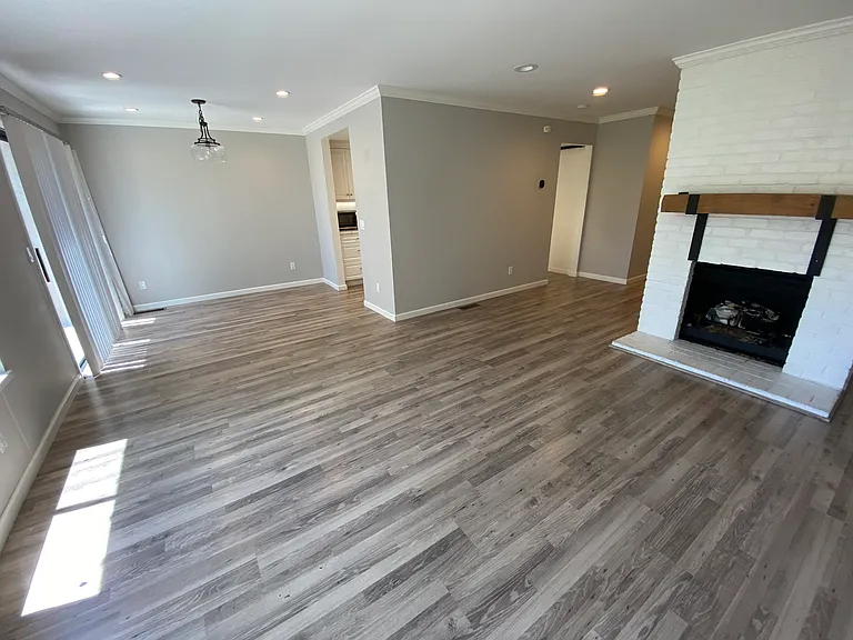 1016 Poplar Dr — Photo 4