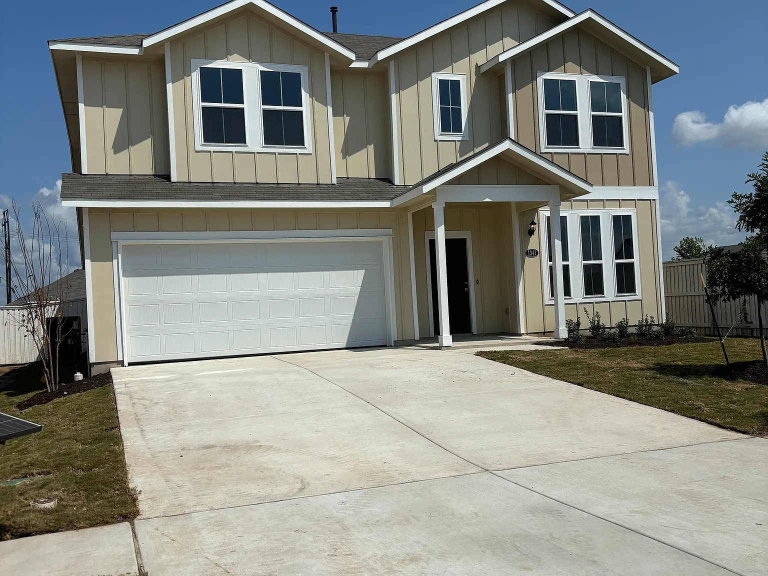 4 bed, 2247 sqft, $650 — Photo 1