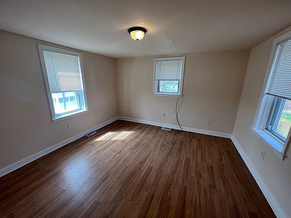 4th image of 42 S Sycamore Ave #2B-1BA