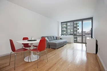 Rented by Space Marketing Shop