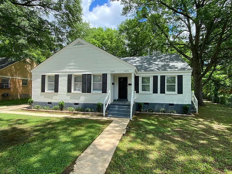 2271 Longstreet Dr — Photo 1