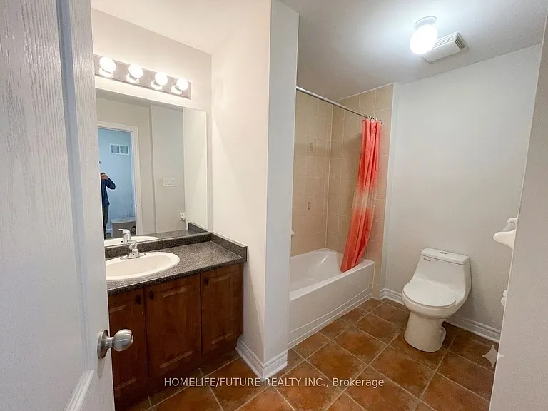 132 William Berczy Blvd — Photo 9