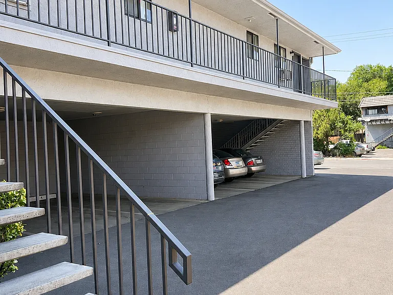 530 Colorado River Blvd — Photo 11