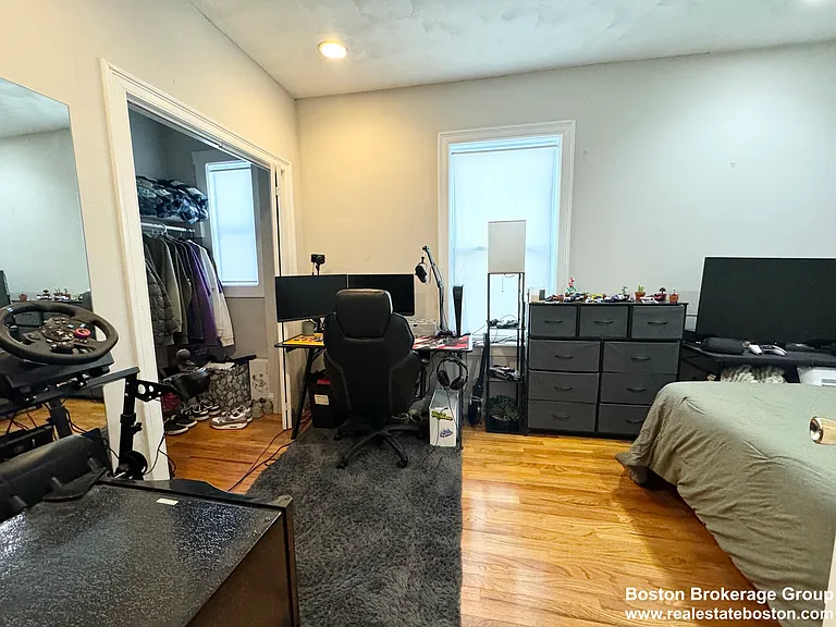 157 E Cottage St #1 — Photo 4