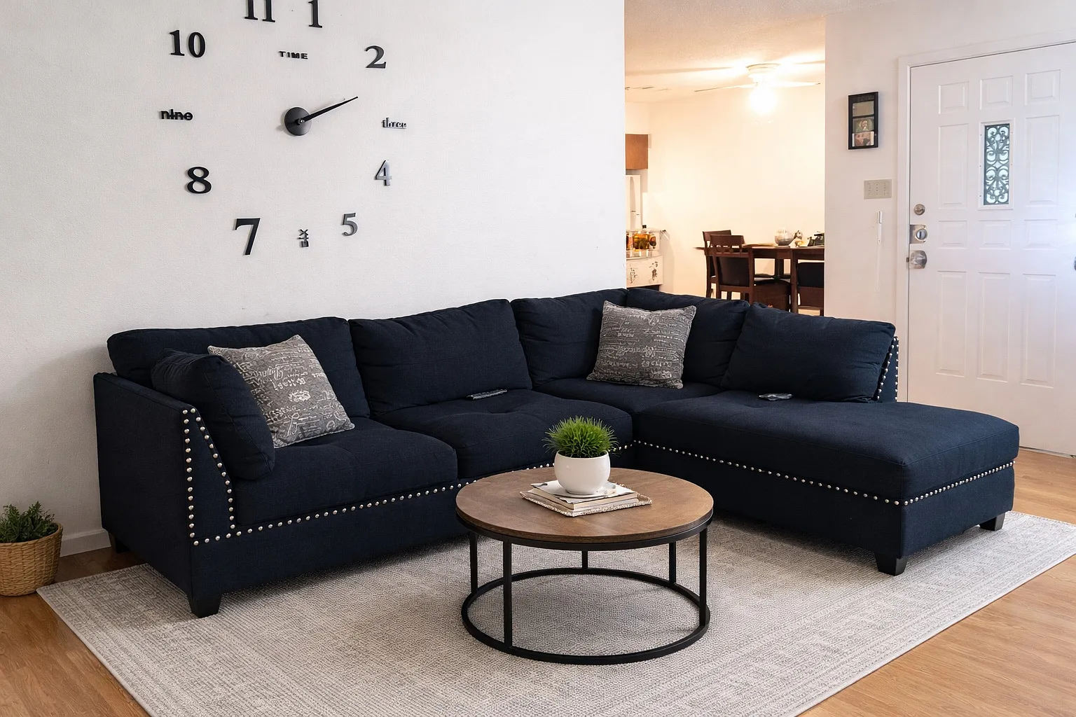 2 bed, 1100 sqft, $1,550 — Photo 1