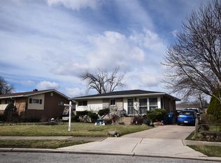 12 S Joyce Ln, Addison, IL 60101