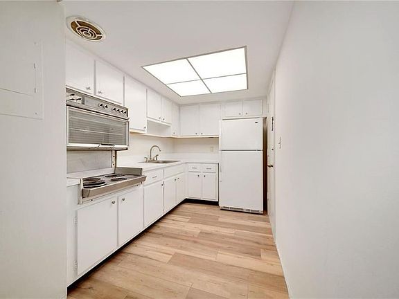 5th image of 1700 15th St #310