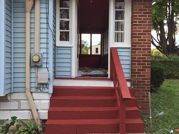 2nd image of 119 Meadowbrook Ave