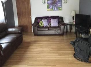 402 Bataan Dr SW, Albuquerque, NM 87121