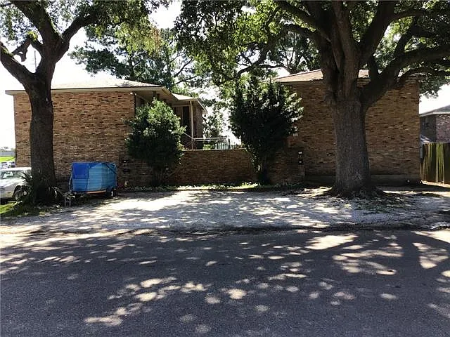 735 Lake Ave — Photo 1
