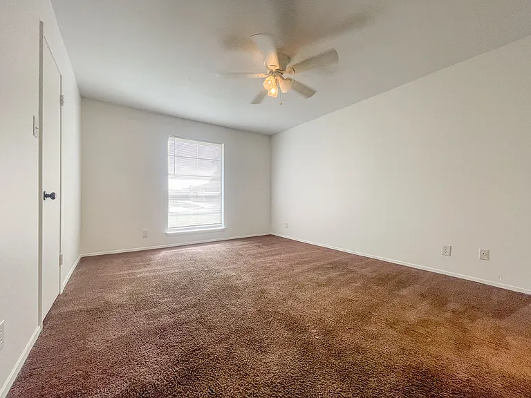 517 Karen Dr — Photo 14