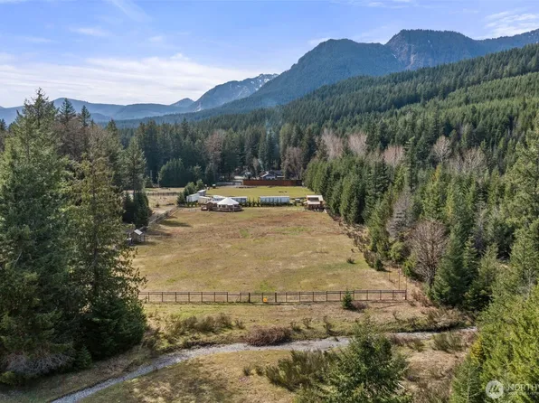 216 Eagle Peak Drive, Packwood, WA 98361