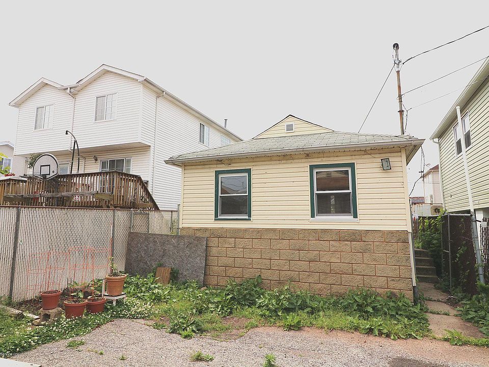 1st image of 562 Midland Ave APT C